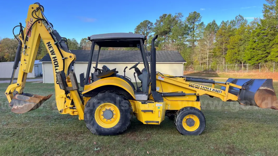 2016 New Holland Backhoe is listed for auction until 12/12/2024. Opening bid is $10,000.